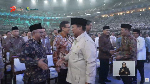 Presiden Prabowo Subianto tiba menghadiri Hari Koperasi Nasional 2026 dengan tajuk "Koperasi Berdaya, Indonesia Berjaya" di Indonesia Arena, Jakarta, Minggu (12/7/2026). Foto: YouTube/ Sekretariat Presiden