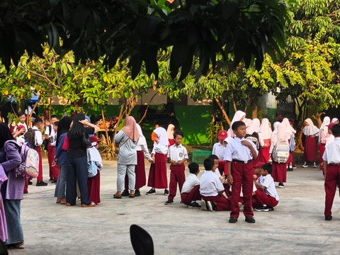 Suasana SD Negeri Kalibaru III Menjelang Pembukaan MPLS, Bekasi, Senin (13/7). Foto: Aditya Nugraha/kumparan