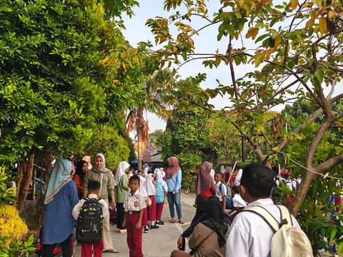 Suasana SD Negeri Kalibaru III Menjelang Pembukaan MPLS, Bekasi, Senin (13/7). Foto: Aditya Nugraha/kumparan