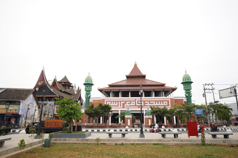 Sumber: Dinas Kebudayaan dan Pariwisata Kabupaten Rembang - https://dinbudpar.rembangkab.go.id/kecamatan-lasem/