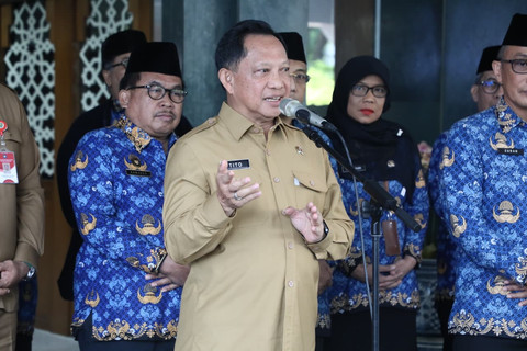Kasatgas PRR Tito Karnavian klarifikasi penanganan Jembatan Enang-Enang, tegaskan pemerintah telah hadir dan mencari solusi terbaik demi keselamatan masyarakat, Senin (13/7/2026). Foto: Satgas PRR
