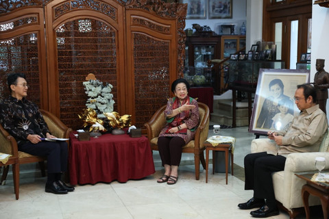 Presiden ke-5 sekaligus Ketua Umum PDIP Megawati Soekarnoputri terima kunjungan Dubes Korea Selatan untuk RI Yoon Soon-gu di kediamannya, Menteng, Jakarta Pusat, Senin (13/7/2026). Foto: PDIP