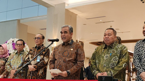 Ketua MPR Ahmad Muzani usai bertemu dengan pimpinan Mahkamah Agung di Gedung Mahkamah Agung, Jakarta, Selasa (14/7). Foto: Jonathan Devin/kumparan