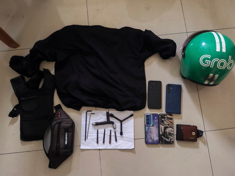 Barang bukti yang diamankan Tim Opsnal Unit Resmob Polres Metro Depok usai menangkap pelaku pencurian sepeda motor di kawasan Kelapa Dua, Tugu, Cimanggis, Depok. Foto: Dok. Istimewa