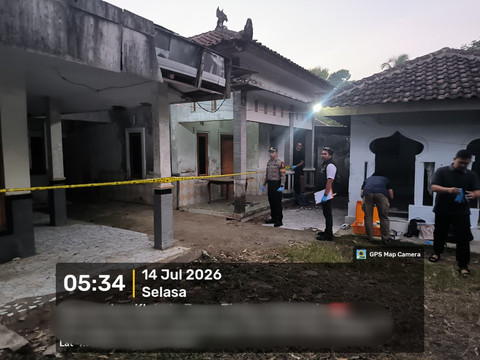 Wahyudi (32) warga Desa Tegalrandu, Kecamatan Klakah, Kabupaten Lumajang ditemukan tewas di rumahnya. Foto: Dok. Polres Lumajang