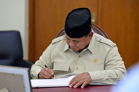 Presiden Prabowo Subianto menyampaikan belasungkawa langsung atas wafatnya Emir Qatar periode 1995-2013 Sheikh Hamad bin Khalifa di Kedubes Qatar, Jakarta, Rabu (15/7/2026). Foto: Muchlis Jr/Biro Pers Sekretariat Presiden