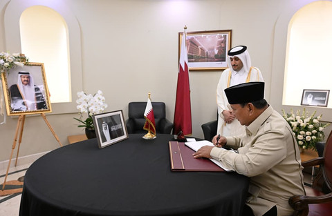 Presiden Prabowo Subianto menyampaikan belasungkawa langsung atas wafatnya Emir Qatar periode 1995-2013 Sheikh Hamad bin Khalifa di Kedubes Qatar, Jakarta, Rabu (15/7/2026). Foto: Muchlis Jr/Biro Pers Sekretariat Presiden