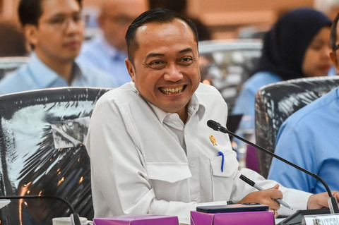 Mensesneg Prasetyo Hadi menyampaikan paparan saat mengikuti rapat kerja bersama Komisi XIII DPR di Kompleks Parlemen, Senayan, Jakarta, Rabu (15/7/2026). Foto: Rivan Awal Lingga/ANTARA FOTO