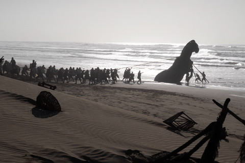 Salah satu cuplikan dari Film 'The Odyssey' yang tayang pada Rabu (15/7/2026). Foto: Dok. Universal Pictures