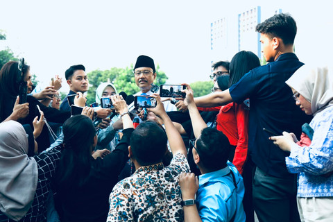 Mensos Gus Ipul sampaikan rencana penyaluran bansos PKH dan BPNT melalui KDMP sebagai upaya mendekatkan akses layanan perbankan dan kebutuhan pokok bagi warga, Kamis (16/7/2026).  Foto: Dok. Kemensos