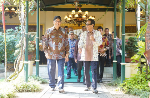 Menteri Keuangan, Purbaya Yudhi Sadewa, bertemu Gubernur DIY, Sri Sultan HB X, Kamis (16/7). Foto: Pemda DIY