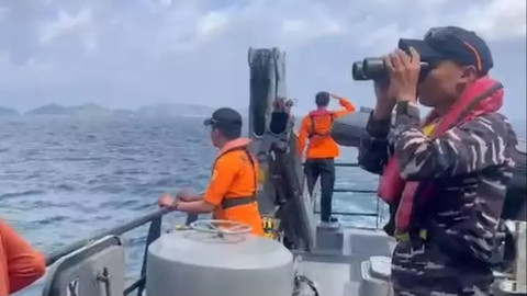 Kapal motor (KM) Nurul Salsa tenggelam di perairan sebelah barat Pulau Polassi, Kabupaten Kepulauan Selayar, Sulawesi Selatan. Foto: Dok. Tim SAR