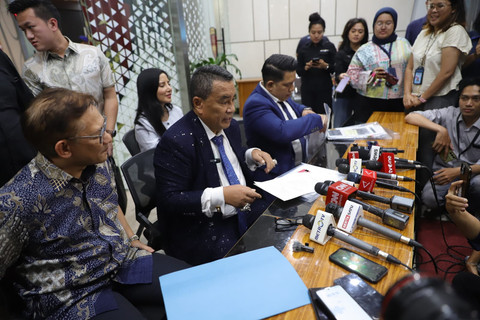 Pengacara Hotman Paris menghadiri agenda di Gedung Kejaksaan Agung, Jakarta, Jumat (17/7/2026). Foto: Jamal Ramadhan/kumparan