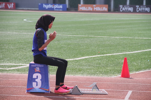 Nayla Sagita saat bertanding di MilkLife Athletics Challenge 2026 pada Sabtu (18/7) di Supersoccer Arena, Kudus, Jawa Tengah. Foto: Vega Maarijil Ula/kumparan