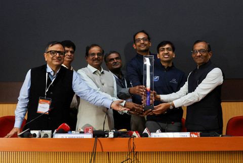 Perusahaan rintisan antariksa India, Skyroot Aerospace, meluncurkan roket Vikram-1 dari Pusat Antariksa Satish Dhawan di Sriharikota, Andhra Pradesh, India, Sabtu (18/7/2026). Foto: Priyanshu Singh/REUTERS