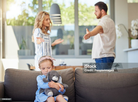 Anak dan Konflik Orang Tua. Sumber: www.istockphoto.com