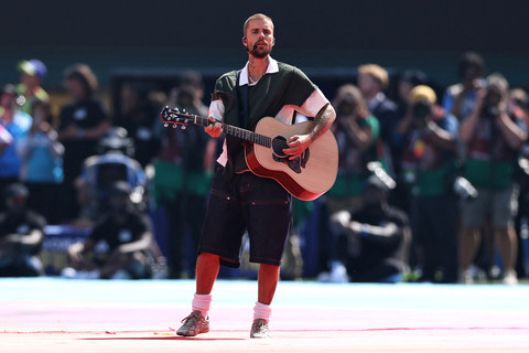 Justin Bieber tampil selama Topps Final Halftime Show pada pertandingan Final Piala Dunia FIFA 2026 antara Spanyol dan Argentina di Stadion New York New Jersey pada 19 Juli 2026 di East Rutherford, New Jersey. Foto: Buda Mendes/Getty Images/AFP