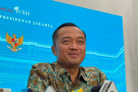 Mensesneg Prasetyo Hadi di Kompleks Istana Kepresidenan, Jakarta, Selasa (21/7/2026). Foto: Zamachsyari/kumparan