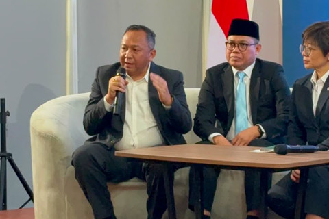 Konferensi Pers Badan Gizi Nasional (BGN) yang dipimpin oleh Wakil Kepala BGN sekaligus Juru Bicara Agustina Arumsari dan Wakil Kepala BGN Trenggono di Gedung BGN, Jakarta, Selasa (21/7/2026). Foto: Nauval Pratama/kumparan
