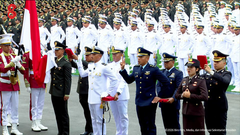 Proses sumpah jabatan dalam Upacara Prasetya Perwira (Praspa) di Istana Merdeka, Jakarta, Rabu (22/7/2026). Foto: YouTube/ Sekretariat Presiden