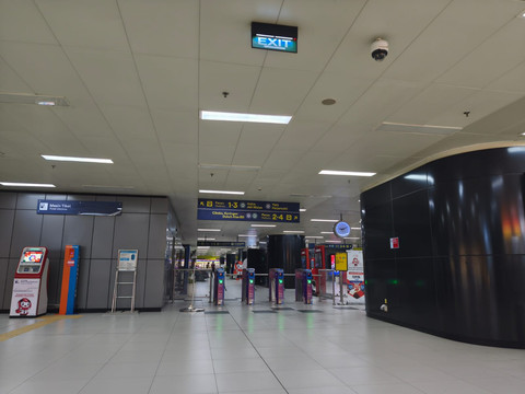 Kondisi Stasiun LRT Cawang yang kembali berjalan normal pada Rabu (22/7/2026). Foto: Aditya Nugraha/kumparan