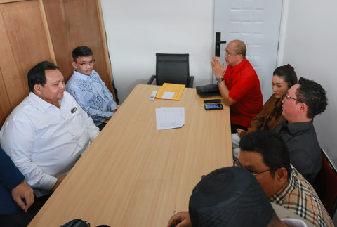 Presenter Ruben Onsu dan Sarwendah saat menjalani sidang mediasi hak asuh anak di Pengadilan Negeri Jakarta Selatan, Jakarta, Rabu, (22/7/2026). Foto: Agus Apriyanto