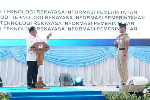 Mendagri Tito Karnavian sebut 10 calon wisudawan terbaik IPDN Angkatan XXXIII yang berasal dari beragam latar belakang sederhana buktikan proses rekrutmen berjalan objektif, Rabu (22/7/2026). Foto: Kemendagri RI