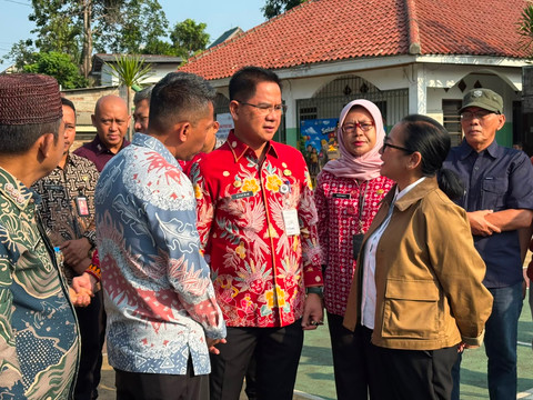 Wali kota Jakarta Selatan Syafrin Liputo saat meninjau SDN Kebayoran Lama Selatan 09, Jakarta Selatan, Kamis (23/7/2026). Foto: Nauval Pratama/kumparan