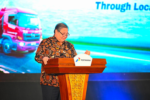 Menteri Koordinator Bidang Perekonomian Republik Indonesia, Airlangga Hartarto, memberikan sambutan dalam acara Peningkatan Penggunaan Produk Dalam Negeri (P3DN) Summit 2026 di Grha Pertamina, Jakarta pada Rabu (22/7). Foto: Dok. Pertamina