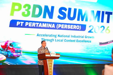 Direktur Utama PT Pertamina (Persero), Simon Aloysius Mantiri, memberikan sambutan saat acara Peningkatan Penggunaan Produk Dalam Negeri (P3DN) Summit 2026 di Grha Pertamina, Jakarta pada Rabu (22/7). Foto: Dok. Pertamina