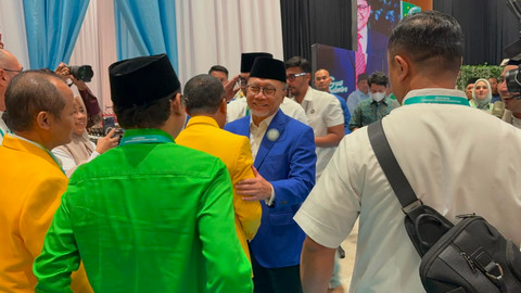 Ketua Umum PAN Zulkifli Hasan tiba di Harlah PKB ke-28 di JCC, Senayan, Jakarta, Kamis (23/7). Foto: Nasywa Athifah/kumparan