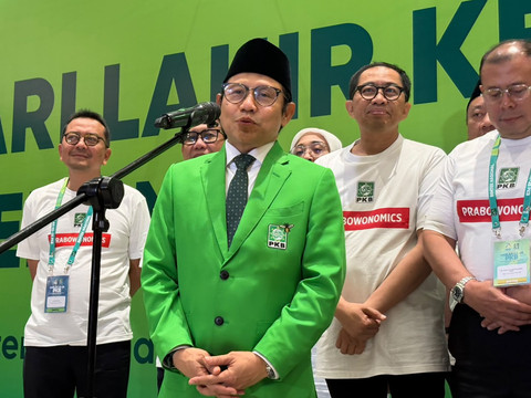 Kaus "Prabowonomics" yang dipakai kader PKB. Foto: Nasywa/kumparan