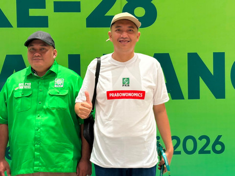 Kaus "Prabowonomics" yang dipakai kader PKB. Foto: Nasywa/kumparan