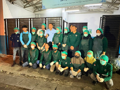 Kepala Badan Gizi Nasional (BGN), Sudaryono, melakukan inspeksi mendadak (sidak) di SPPG Pasir Kuda 003, Jalan Jabaru II, Bogor Barat, Jawa Barat, Jumat (24/7/2026). Foto: Kevin Daniel/kumparan
