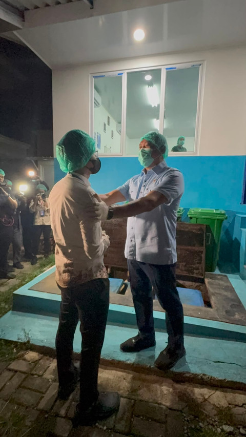 Kepala Badan Gizi Nasional (BGN), Sudaryono, melakukan inspeksi mendadak (sidak) di SPPG Pasir Kuda 003, Jalan Jabaru II, Bogor Barat, Jawa Barat, Jumat (24/7/2026). Foto: Kevin Daniel/kumparan