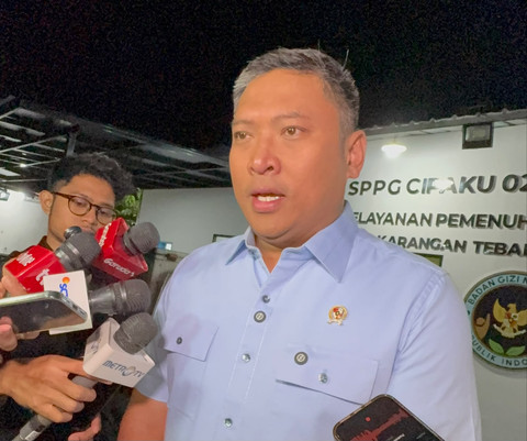 Kepala Badan Gizi Nasional (BGN), Sudaryono, saat memberikan keterangan usai melakukan sidak pada 2 SPPG di daerah Bogor, Jawa Barat, Jumat (24/7/2026) dini hari. Foto: Kevin Daniel/kumparan