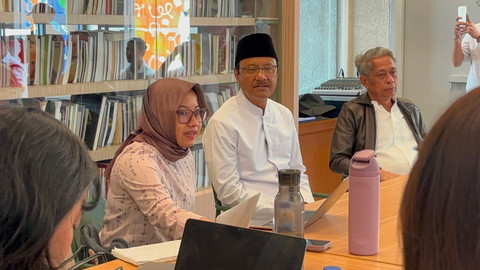 Momen Pertemuan Menteri Sosial, Saifulloh Yusuf dan Wakil Menteri Sosial, Agus Jabo Priyono dengan Indonesian Corruption Watch (ICW) di Rumah Belajar ICW, Kalibata, Jakarta Selatan, Jumat (24/7/2026). Foto: Pradya Tirta/kumparan