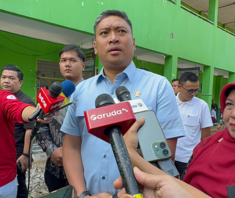 Kepala Badan Gizi Nasional (BGN) Sudaryono memberikan keterangan usai mengunjungi SDN Bantarjati 9 Kota Bogor, Jumat (24/7/2026). Foto: Kevin Daniel/kumparan