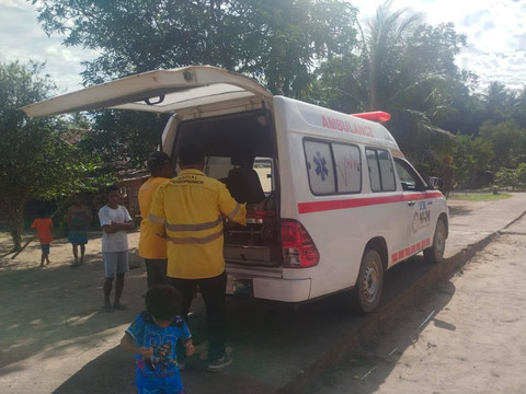 Ambulans NHM Peduli melayani ratusan warga Halmahera Utara Foto: Dok. PT NHM
