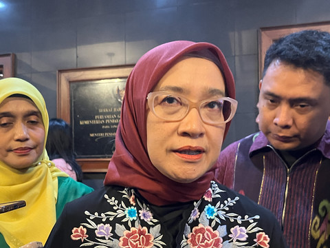 Menteri Pendayagunaan Aparatur Negara dan Reformasi Birokrasi (PANRB) Rini Widyantini
di Kantor KemenPANRB, Jakarta, Jumat (24/7/2026). Foto: Widya/kumparan