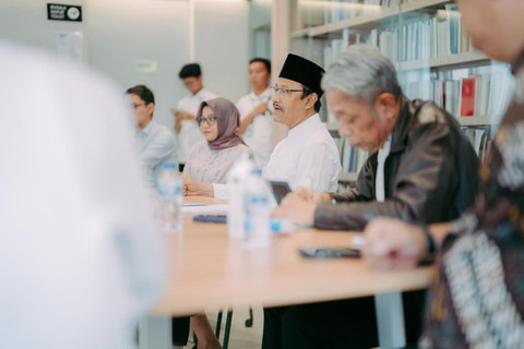 Menteri Sosial Saifullah Yusuf dan Wakil Menteri Sosial Agus Jabo Priyono gandeng ICW untuk perkuat mitigasi pencegahan korupsi dalam pengadaan barang dan jasa pada program Sekolah Rakyat, Jumat (24/7/2026).  Foto: Dok. Kemensos