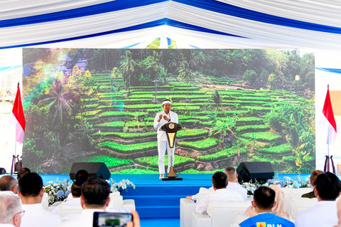Gubernur Jabar Dedi Mulyadi lakukan evaluasi angkot tua melalui skema peremajaan kendaraan listrik serta buka kembali Bandara Husein Sastranegara untuk penerbangan domestik, Rabu (22/7/2026). Foto: Dok. Diskominfo Jabar