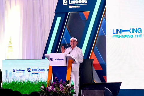 Gubernur Jabar Dedi Mulyadi lakukan groundbreaking pabrik alat berat elektrik LiuGong di Karawang sebagai fasilitas manufaktur pertama di Indonesia untuk akselerasi pembangunan dan efisiensi, Selasa (22/7/2026). Foto: Dok. Diskominfo Jabar