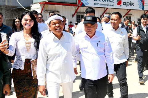 Gubernur Jabar Dedi Mulyadi bersama Menhub RI resmikan groundbreaking proyek Mastran BRT Cekungan Bandung untuk wujudkan era baru transportasi publik yang modern, terintegrasi, dan berkeadilan, Rabu (22/7/2026). Foto: Dok. Diskominfo Jabar