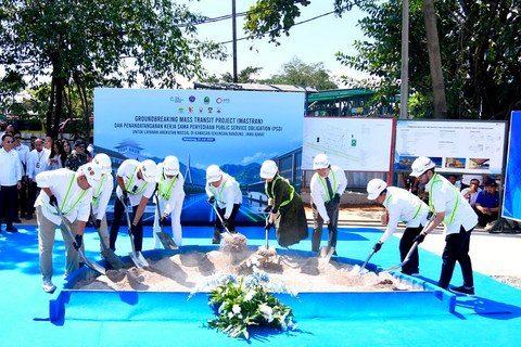 Gubernur Jabar Dedi Mulyadi bersama Menhub RI resmikan groundbreaking proyek Mastran BRT Cekungan Bandung untuk wujudkan era baru transportasi publik yang modern, terintegrasi, dan berkeadilan, Rabu (22/7/2026). Foto: Dok. Diskominfo Jabar