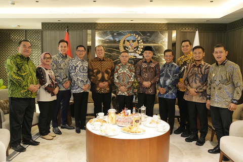 Wakil Ketua DPR RI Sufmi Dasco Ahmad dan Cucun Ahmad Syamsurijal menerima sekaligus berdialog dengan jajaran pengurus Asosiasi Pemerintah Kabupaten Seluruh Indonesia (APKASI) di Ruang Pimpinan, Kompleks Parlemen Senayan, Jakarta, Jumat (24/7). Foto: Dok. Istimewa