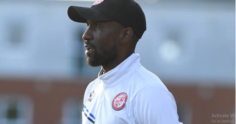 Jermain Defoe sebagai pelatih Woking FC. Foto: Dok. Woking FC