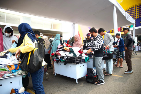 Re.Uniqlo Community Day menghadirkan kegiatan donasi pakaian sebagai bagian dari upaya mendorong gaya hidup berkelanjutan dan kepedulian sosial di Grand Kota Bintang, Bekasi, Sabtu (18/7/2026). Foto: Dok. Uniqlo