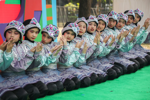 Penampilan SDIT Citra Az-Zahra pada kumparanMOM Festival Hari Anak 2026 di Ex Taman Anggrek, GBK, Jakarta, Sabtu (25/7/2026). Foto: Iqbal Firdaus/kumparan