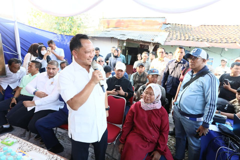 Mendagri Tito Karnavian dan Menteri PKP Maruarar Sirait tinjau program BSPS di Bandung serta apresiasi mekanisme "tender rakyat" yang transparan untuk perumahan MBR, Sabtu (25/7/2026). Foto: Kemendagri RI
